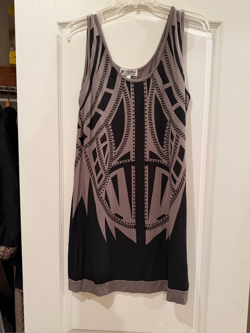 Papillon Sleeveless Gray & Black Graphic Tank Top